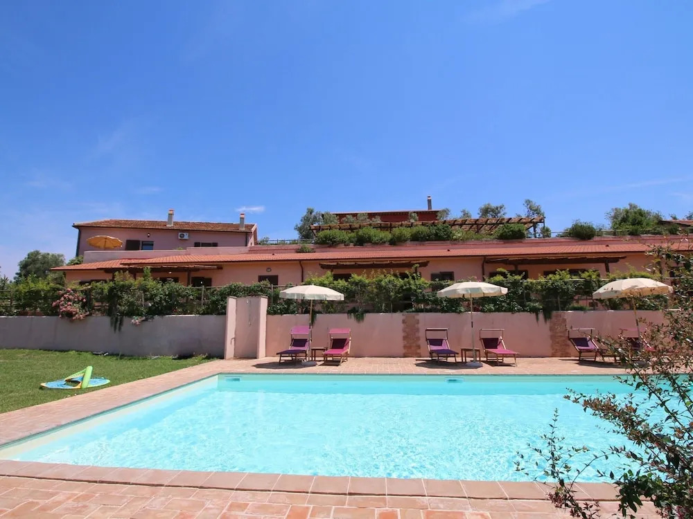 Apartment in Montalto Near Lake and Pool