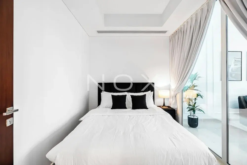 2BR 908 Bay Square B13