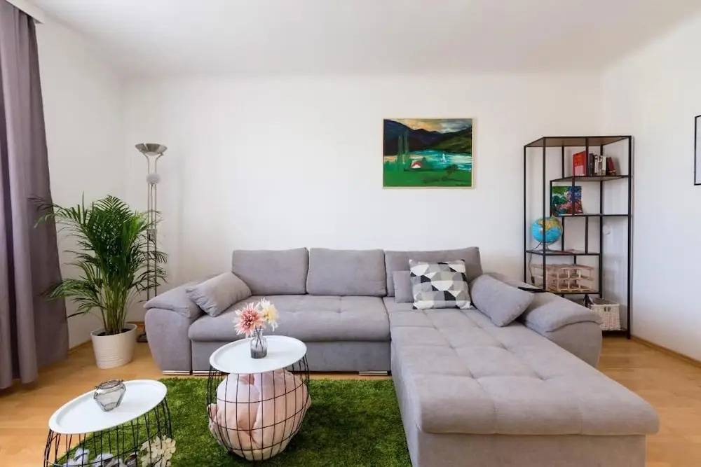 Apartment Rudolfspark Check in 15h to 22h Only