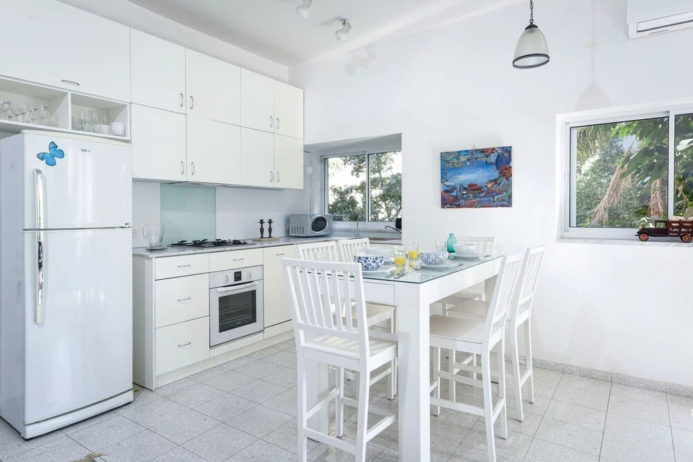 Tranquil Garden Retreat by Sea N Rent