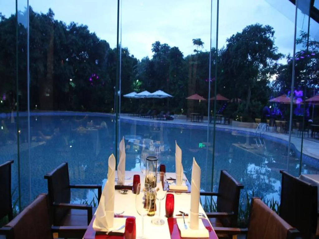 Castle Hotel Genzon