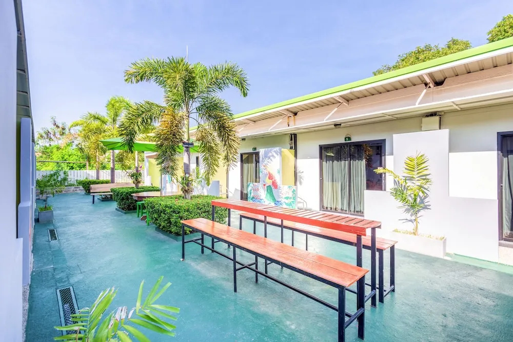 OYO 450 Rawai Studios Resort