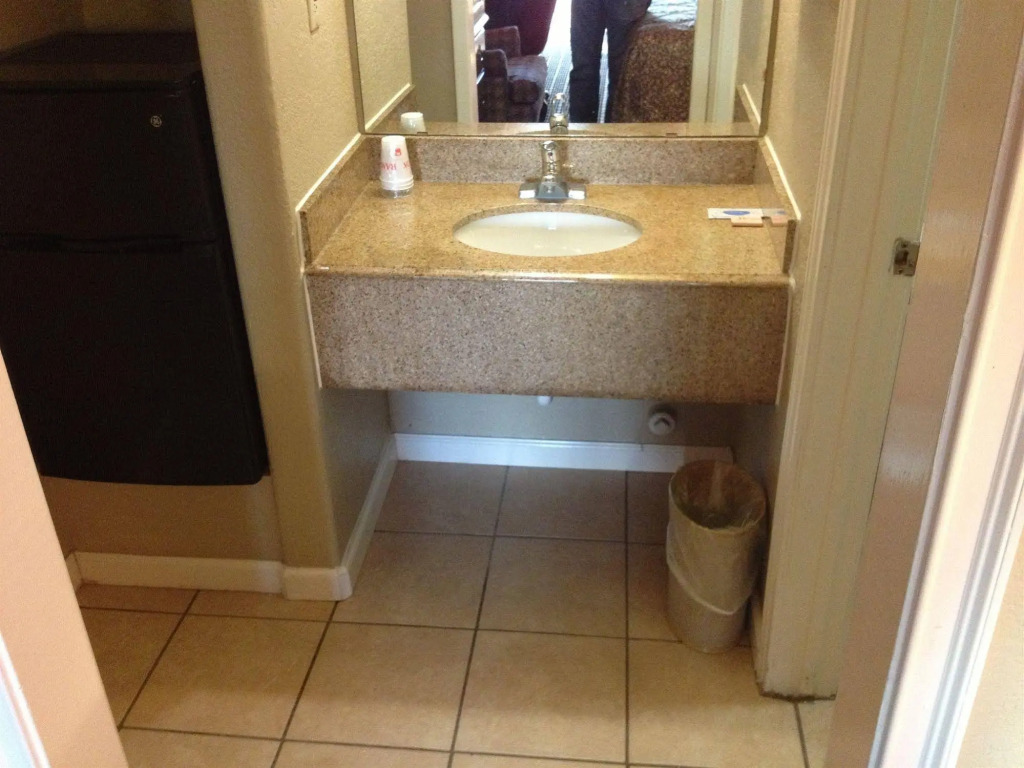 Economy Inn