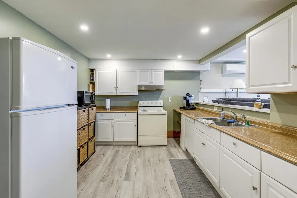 Beachfront Bliss on Newfound Lake! Bristol Condo