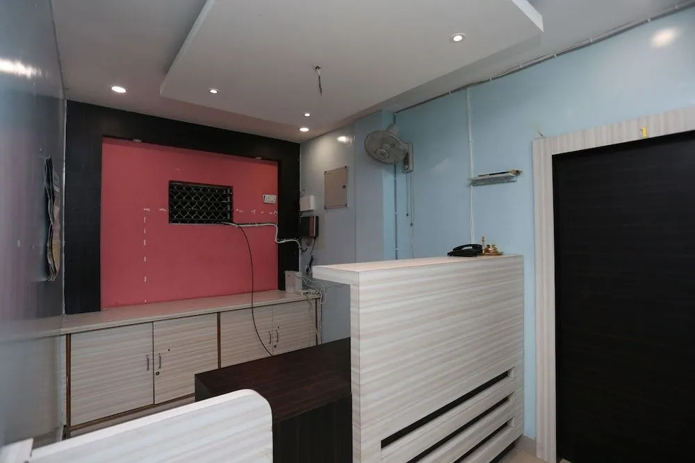 OYO 27016 Hotel Sai Siddhi