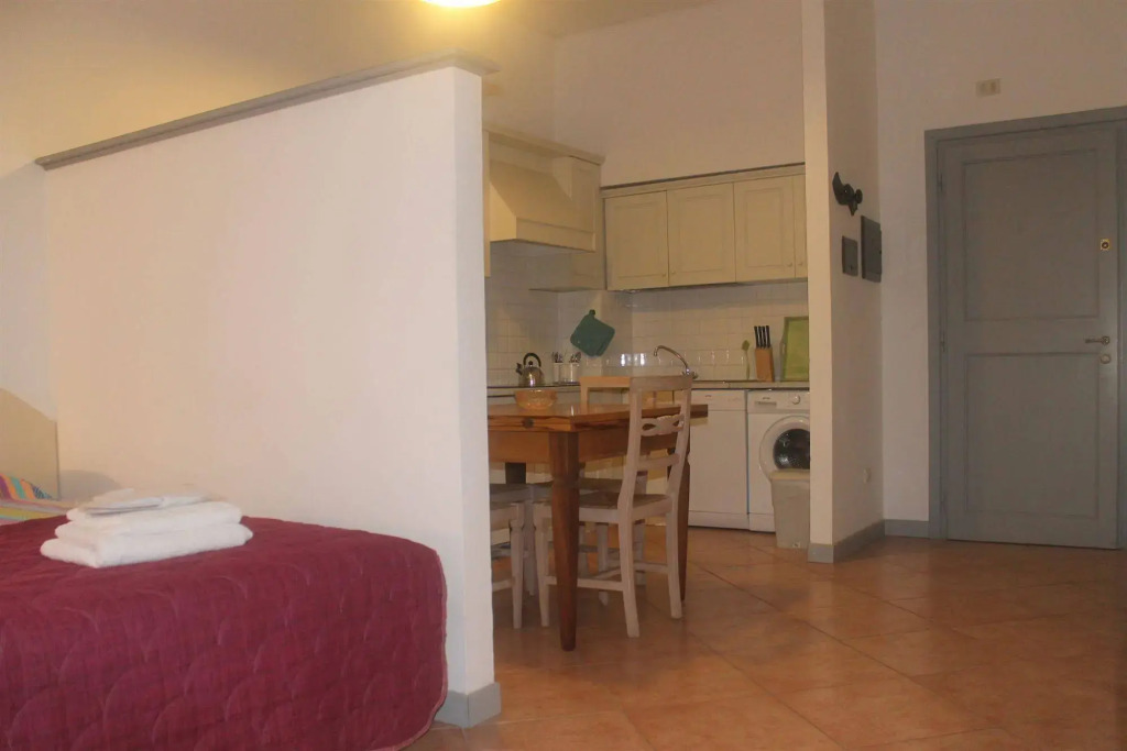THREE APARTMENTS Via Roma