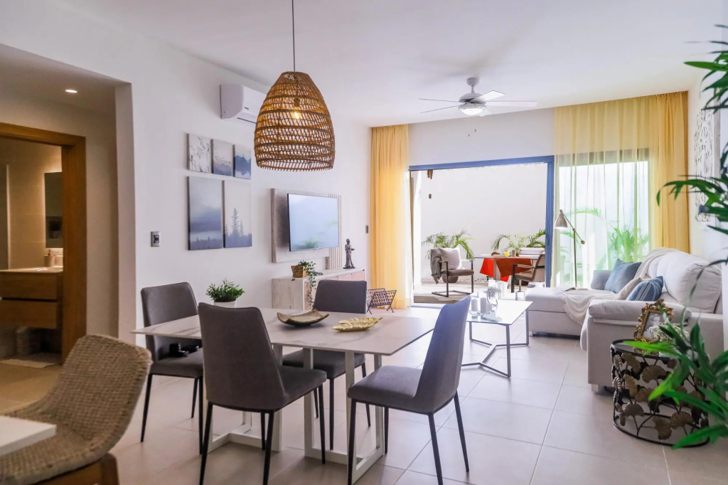 Gorgeous Ground Floor Apartment With Shared Pool A1