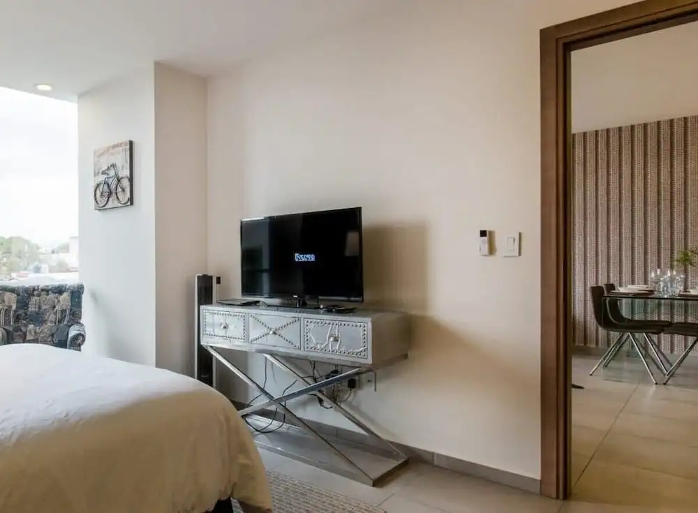 The Plaza - Stylish 1 BDR in Carso
