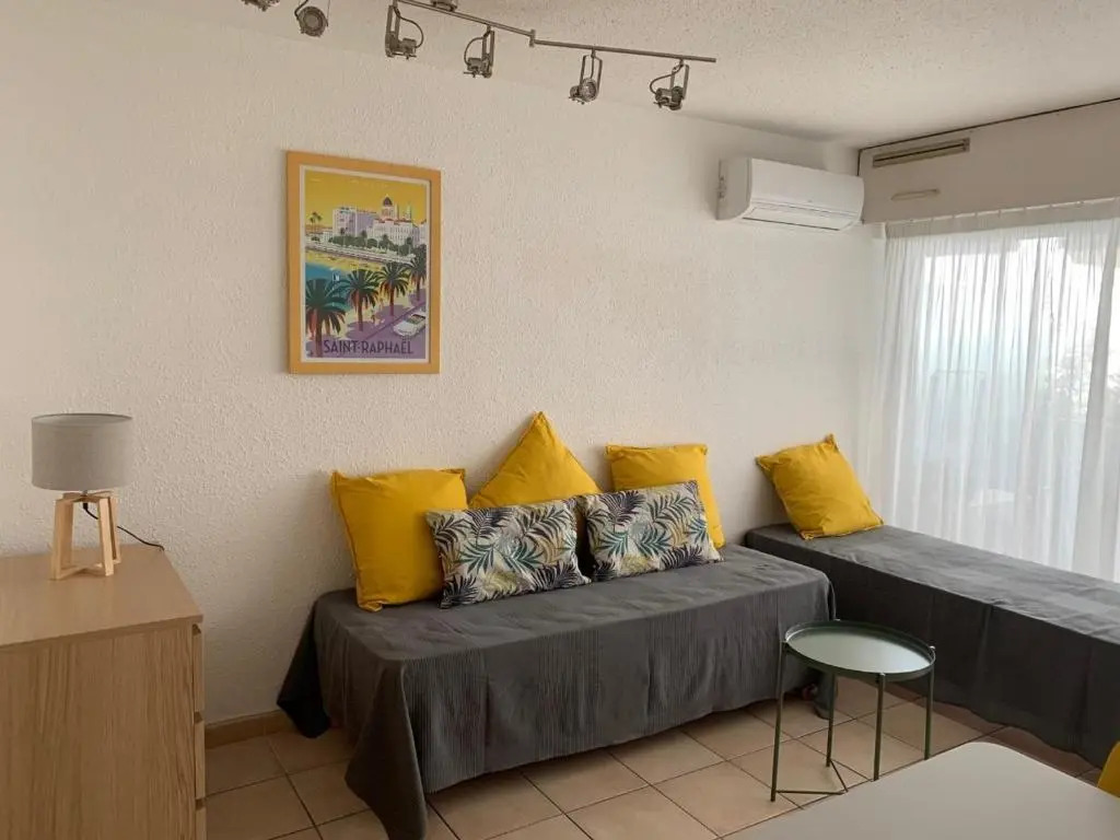 Appartement Saint-Raphaël, 1 pièce, 3 personnes - FR-1-466A-11