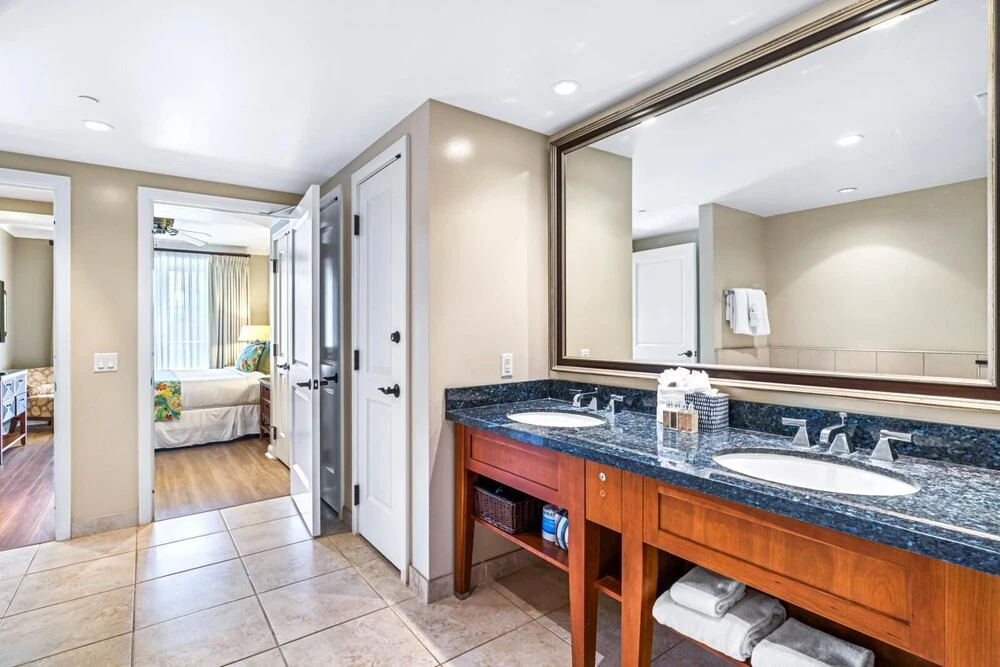 K B M Resorts- Hkk-306 Chic 2bd, Upgraded, Steps Away From Resort Pools, Beach and Spa!