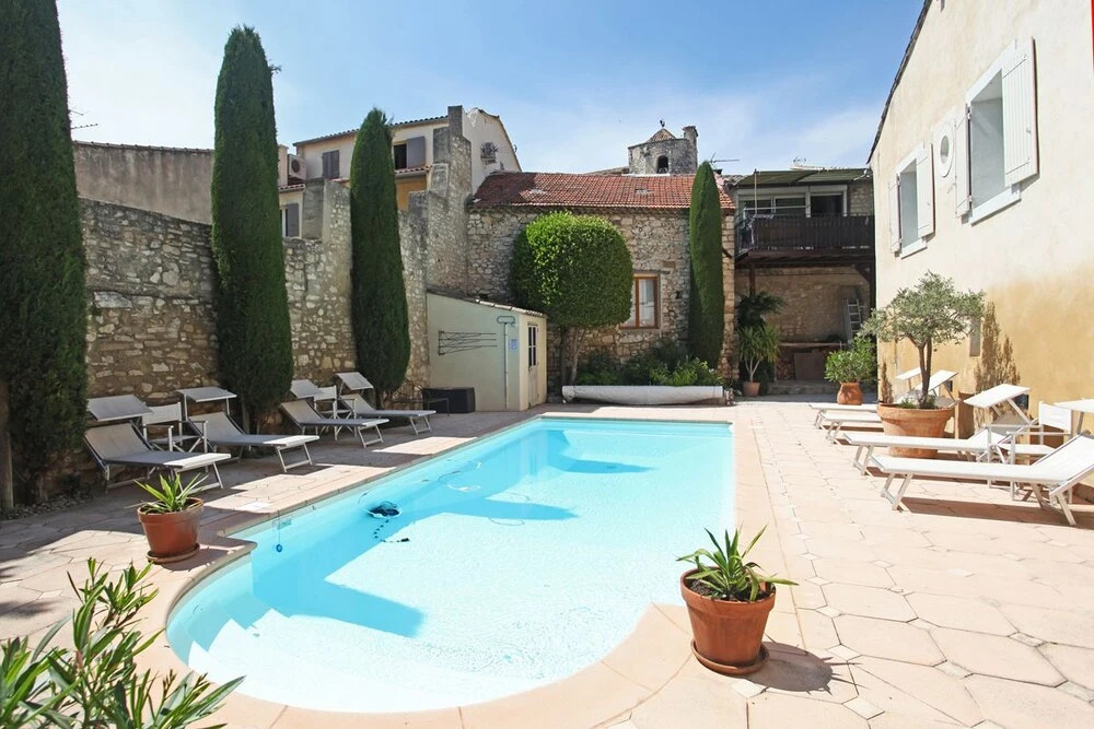 Villa Velleron - Guesthouse in a picturesque village