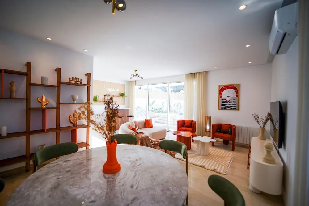 Villa Hermes: Seaside and luxurious