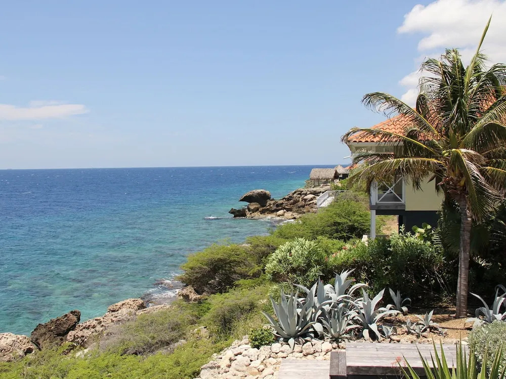 Cosy Seaside Villa in Jan Thiel With Pool
