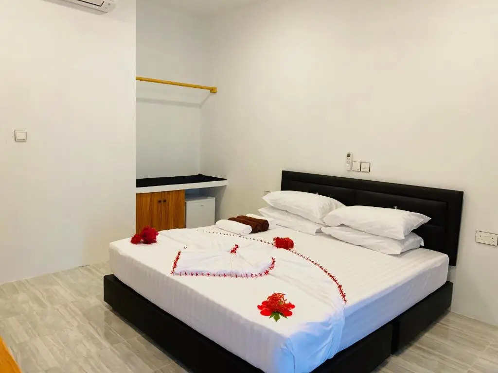 Dacha Thoddoo White Sand