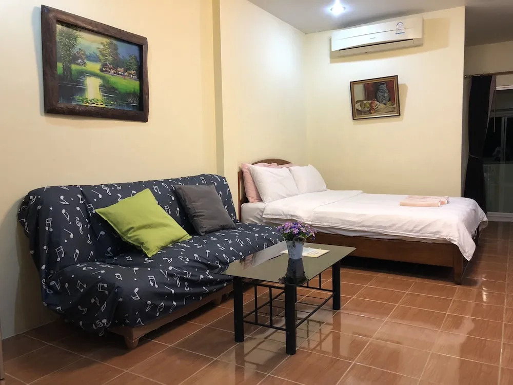 RoomQuest One Bangsaray