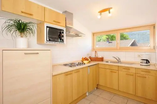 Biohof Burger, 3 sonnige Fewo, alle mit Balkon, Spielzimmer, Grillhütte, 7 km vor Oberstdorf