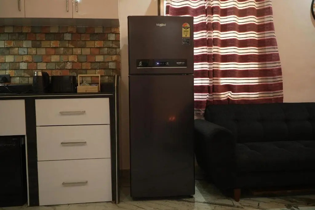 Service Apartment
