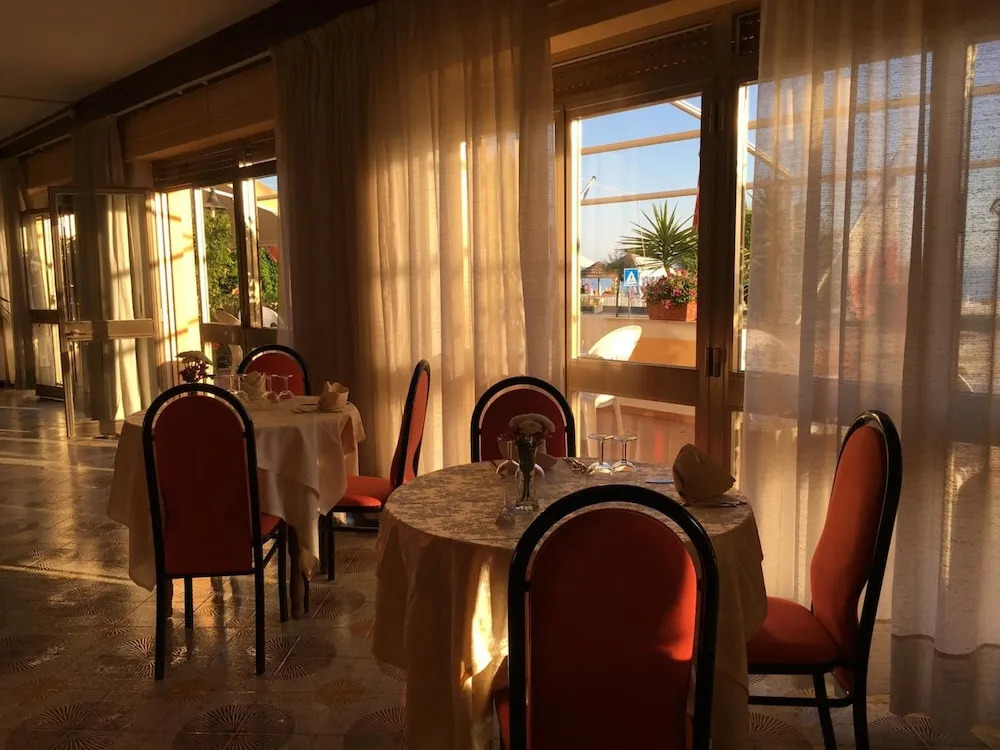 Hotel Harmony