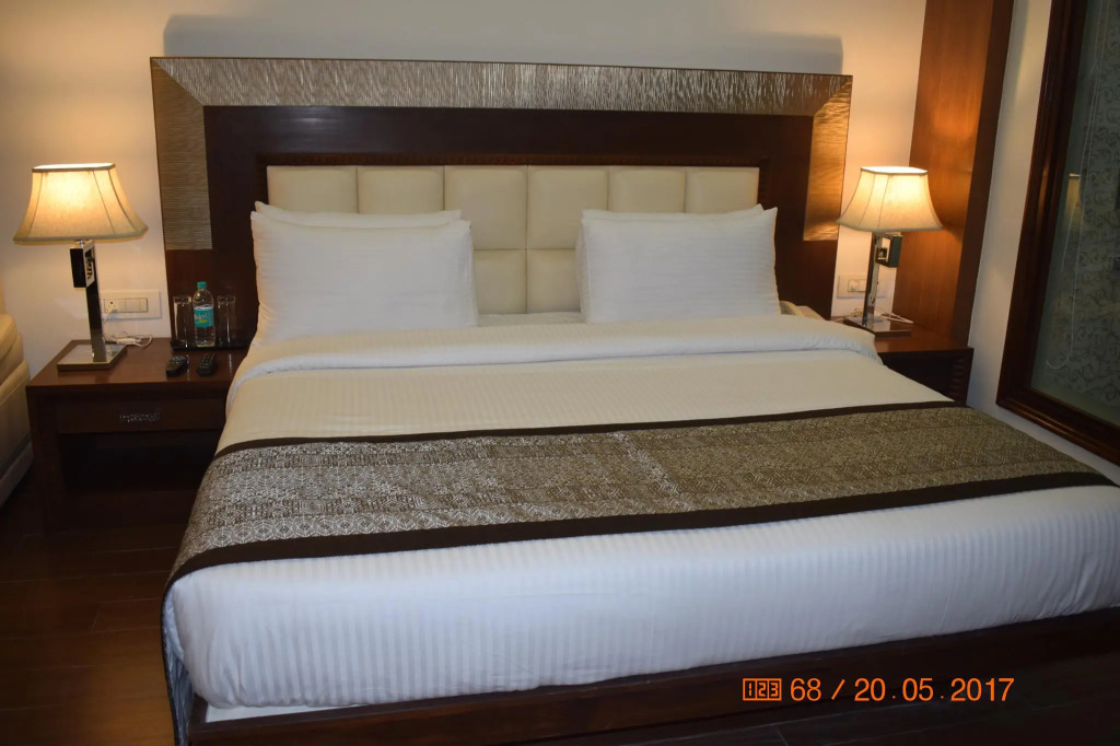 Lawrence Solitaire Resort, Mall road, Mussoorie