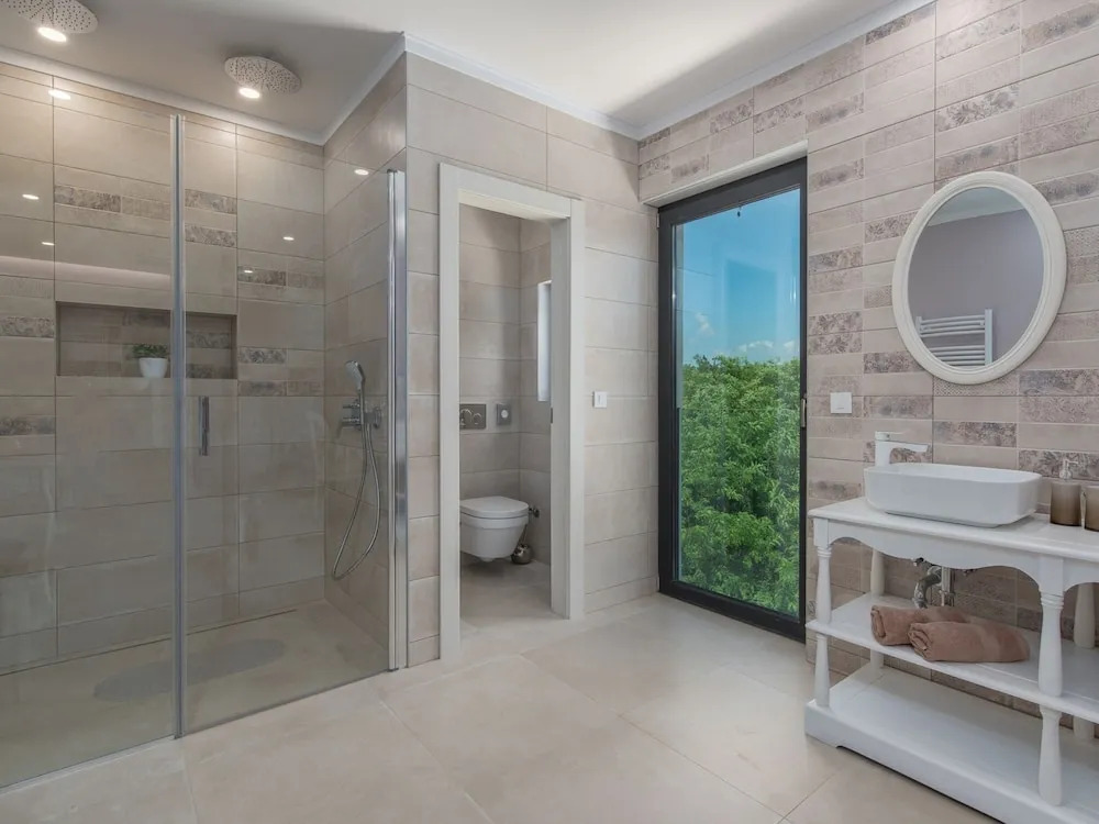 Deluxe Villa in Porec With Wellness Centre & Pool