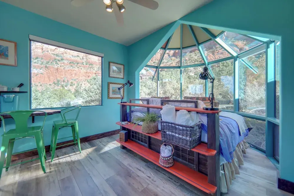 Amazing Views & On-site Hiking: Sedona Studio