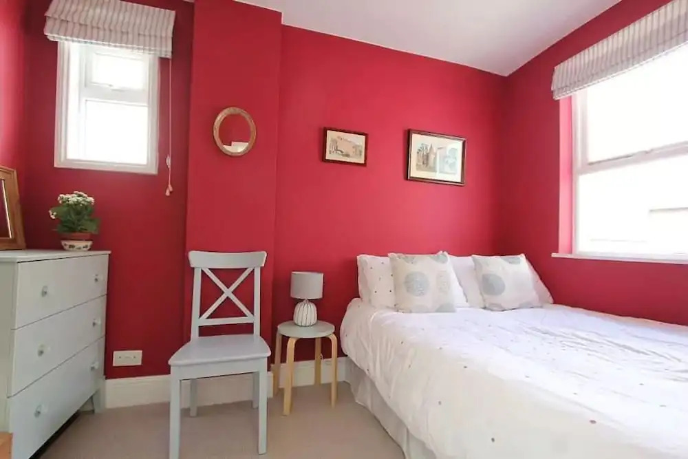 Spacious 3 Bedroom Home In North London