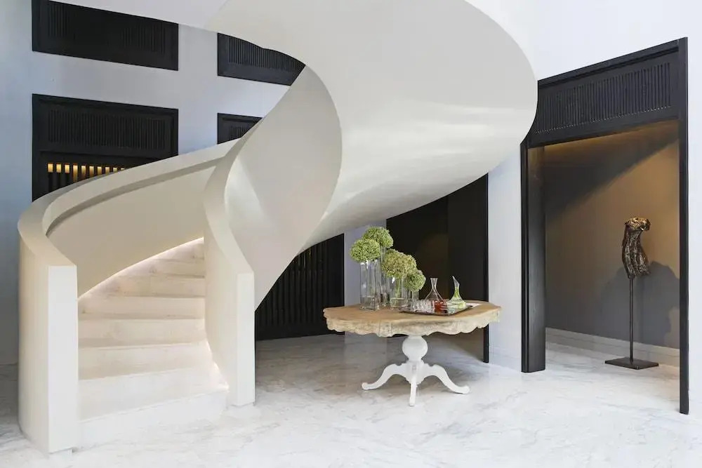 Queen Victoria Hotel by NEWMARK