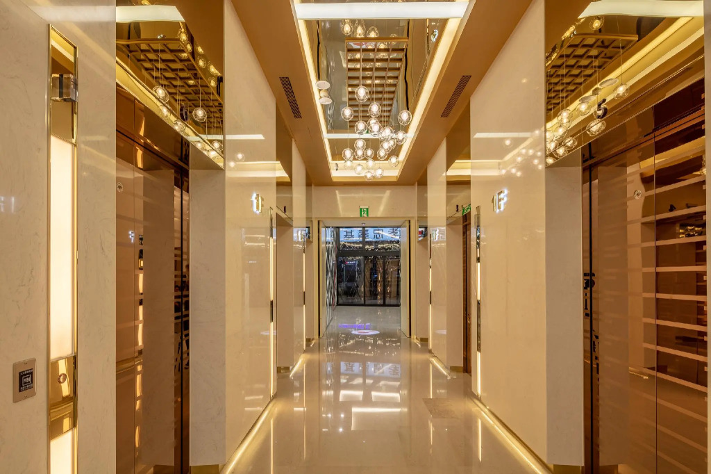 Roaders Plus Hotel - Taipei Station