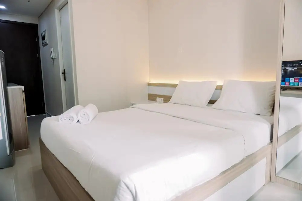 Homey And Minimalist Studio At Daan Mogot City Apartment