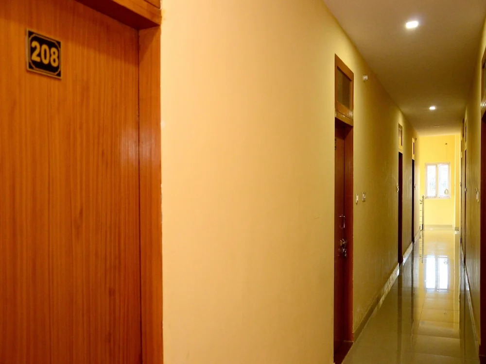 OYO 4202 Hotel T24