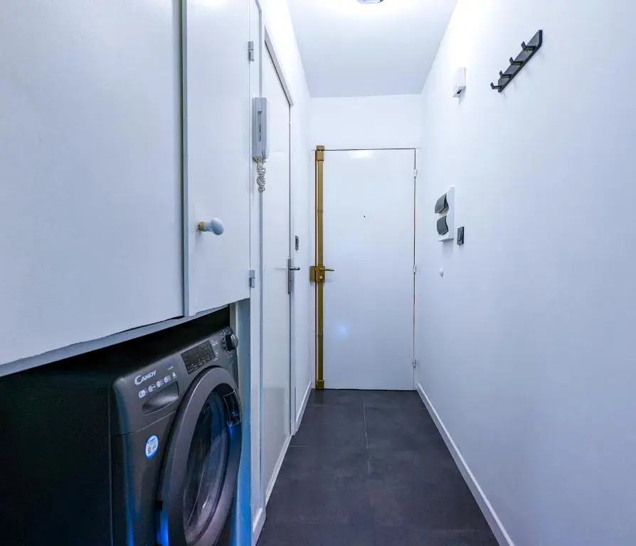 1 Min to the Beach Apartment - Kitchen - Tramway - Air Conditioner - Wifi - Promenade Des Anglais
