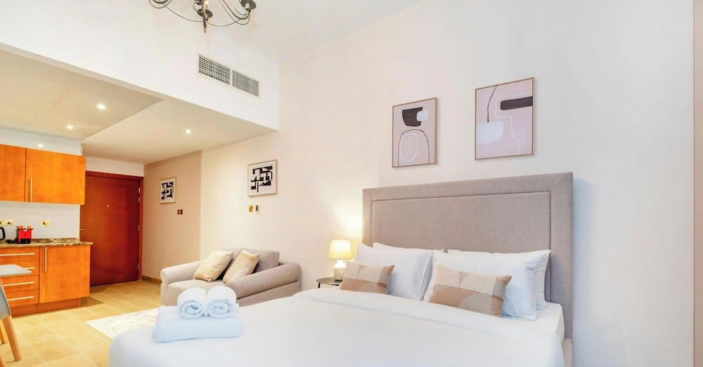 LUX The Marina View Suite 2