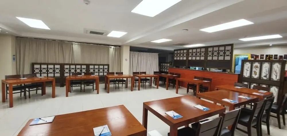 Staybridge Golfview Suites