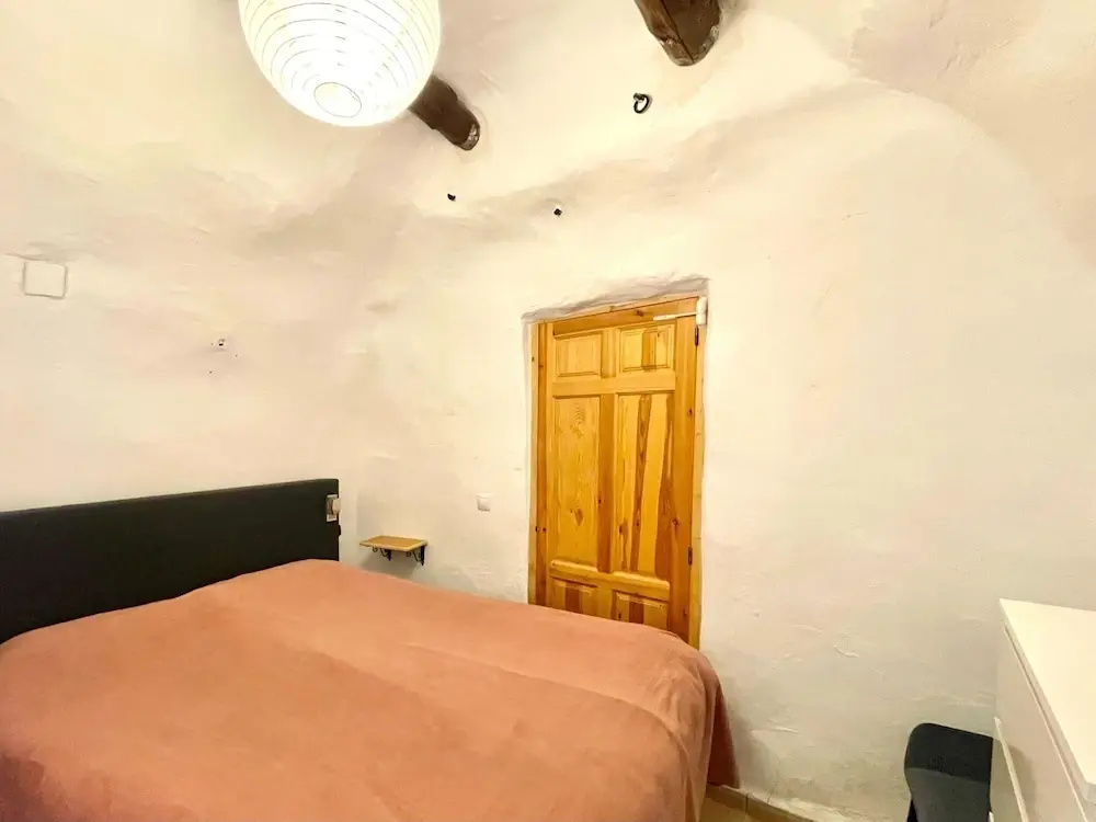 Cave House in Cullar Near Historic Centre