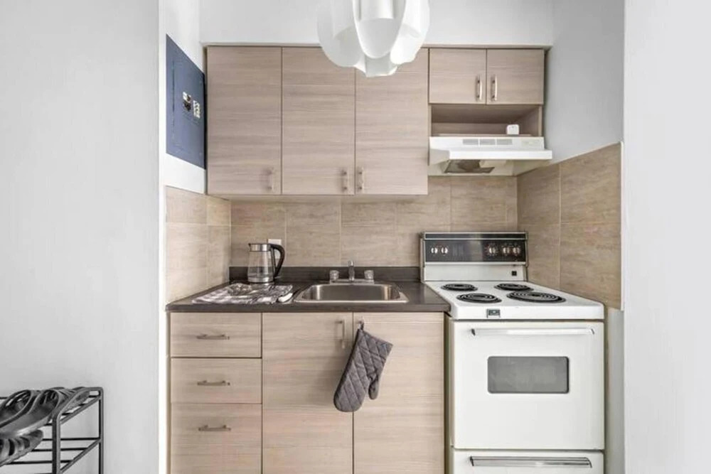 Newly Renovated Studio 2 Queen Size Beds 5 min Walk to Mcgill