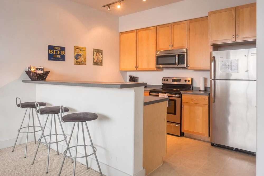 Large 3rd Ward Townhome w Parking