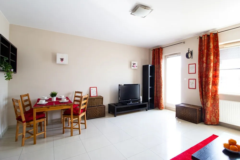 Wilanów Apartment with Balcony