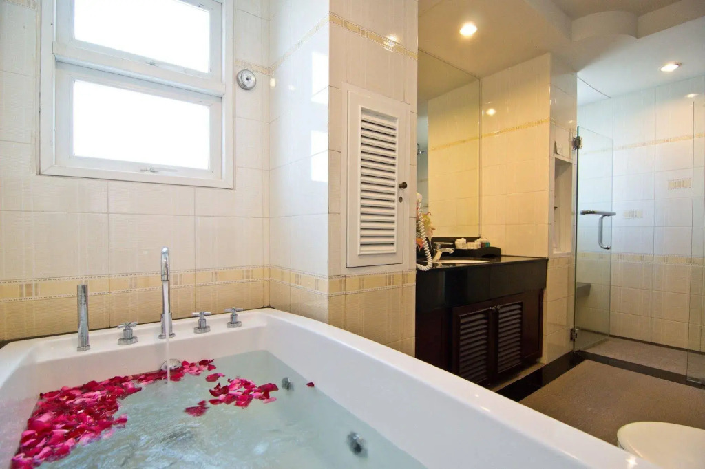 LK Royal Suite