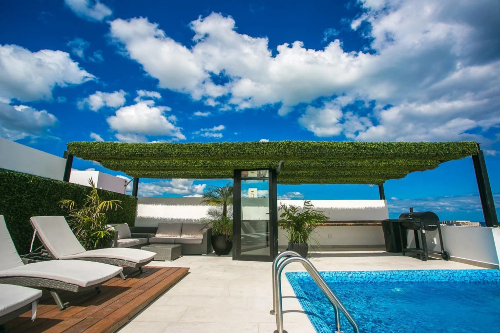 NEW LUX 2BR Balcony Dream Location Pool Shops