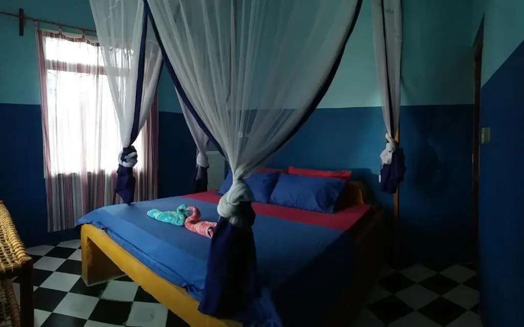 La Locanda Lodge - Apartment, 4 double rooms & Kitchen near the beach