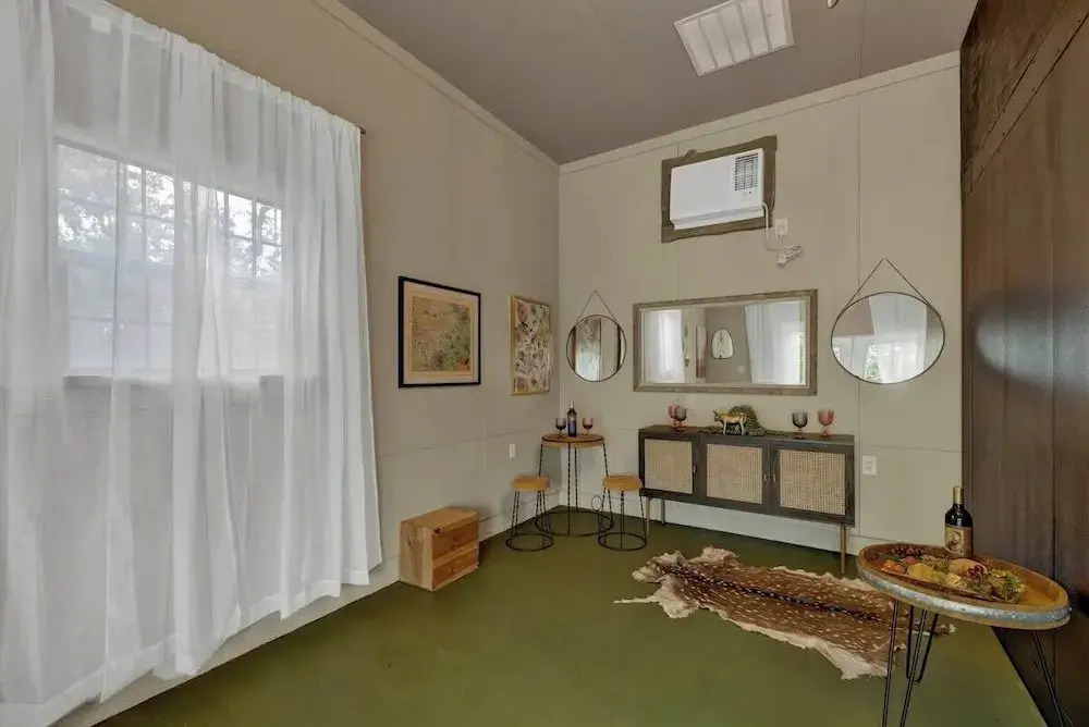 Oakridge Ranch: Pool + Hot-tub, Pickleball Court, Whiskey & Wine Room