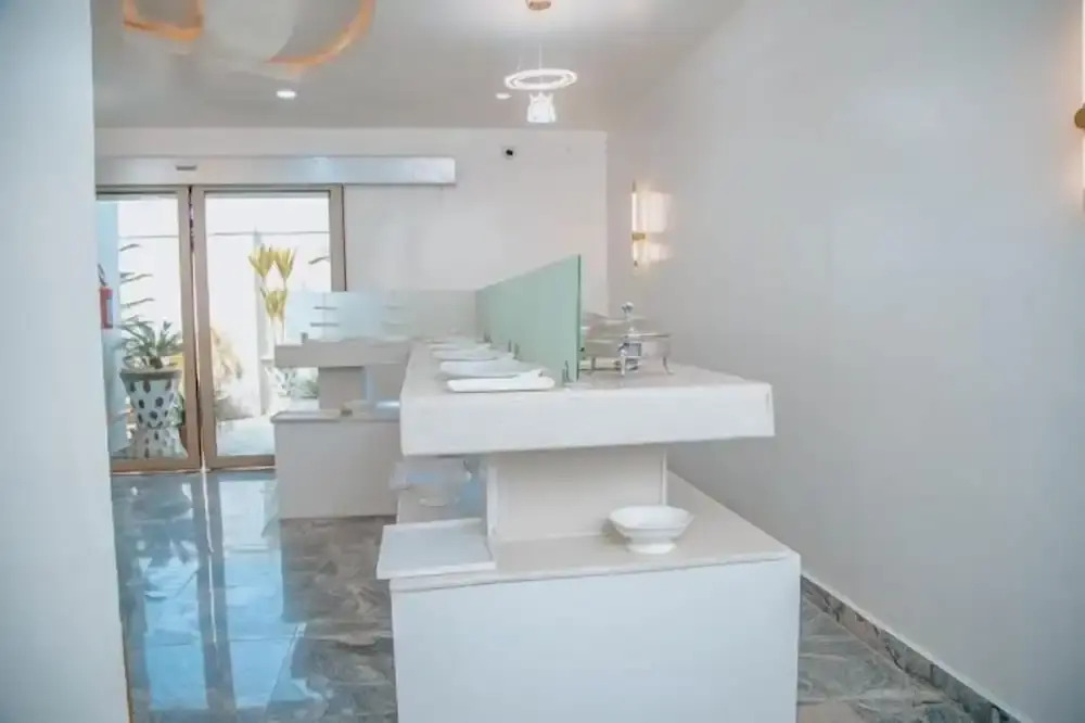 Sakasa Hotel and Suites