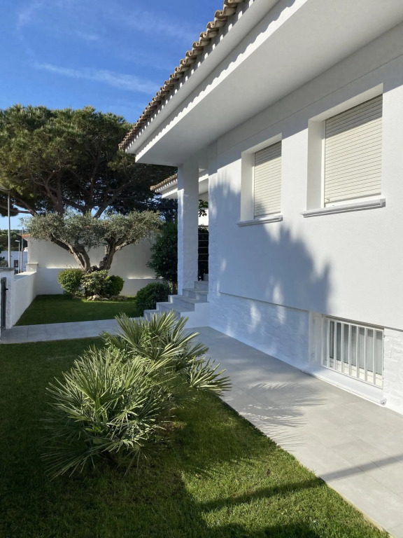 Sabina in L'Escala with 6 bedrooms and 3 bathrooms