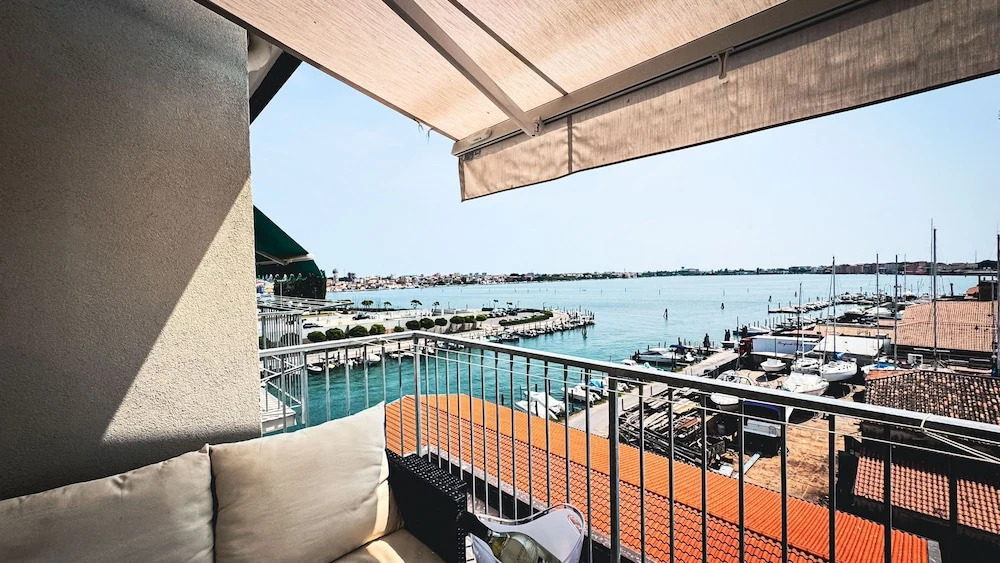 Canal Bellavista by Ca-sa Check