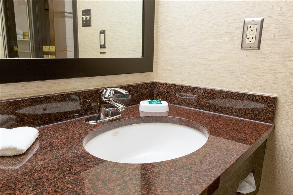 McAllen Plaza Hotel & Suites