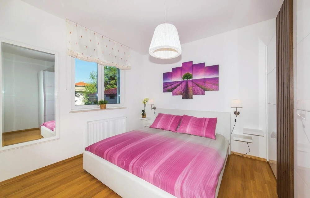 Stunning Home in Kastel Gomilica With Wifi and 4 Bedrooms