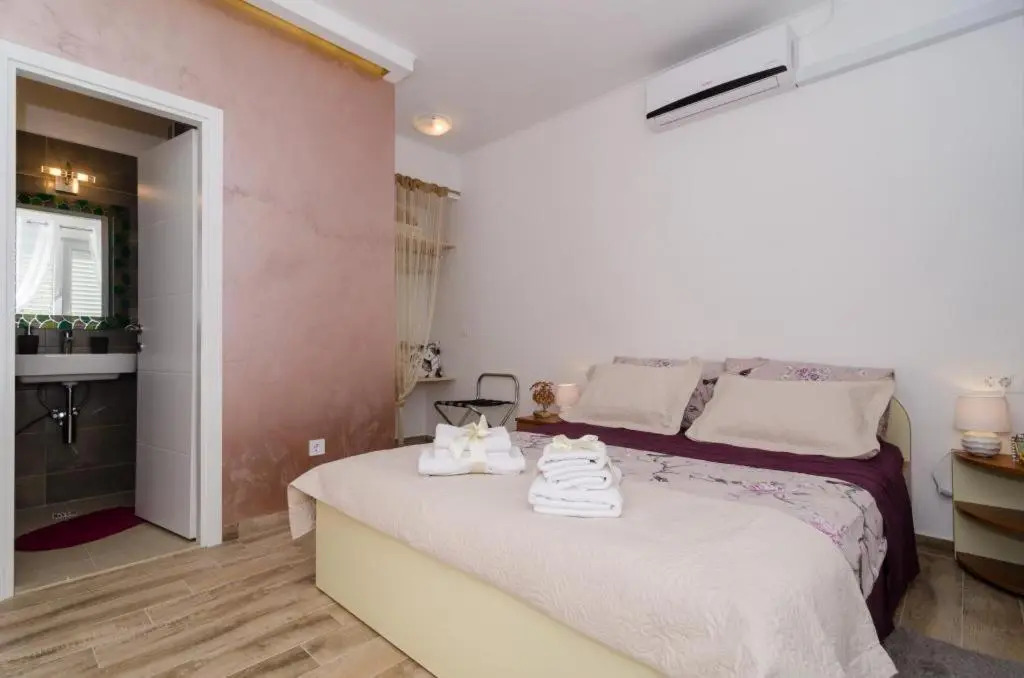 Apartment & Room Lady O