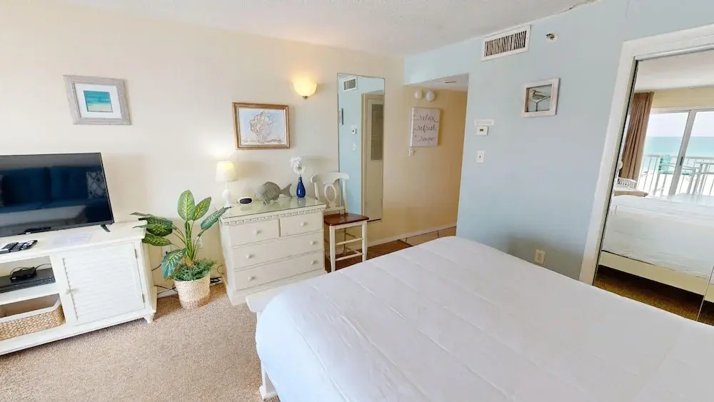 Islander Beach Resort 303 Condo by RedAwning