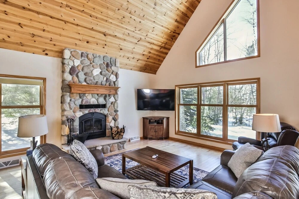 Oak Lane Lake House - Hiller Vacation S 3 Bedroom Home