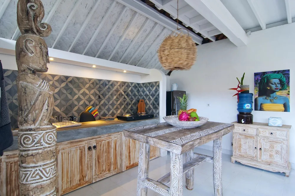 New 2 King Beds, Walk to Beach, Cafes all Else 30 Minutes From Airport